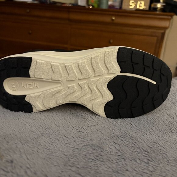 Kizik Paris Women's Hands-Free sneakers.  NWOT - Picture 3 of 3